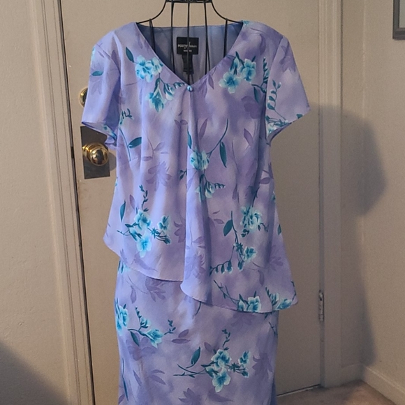 Dress - Picture 1 of 2